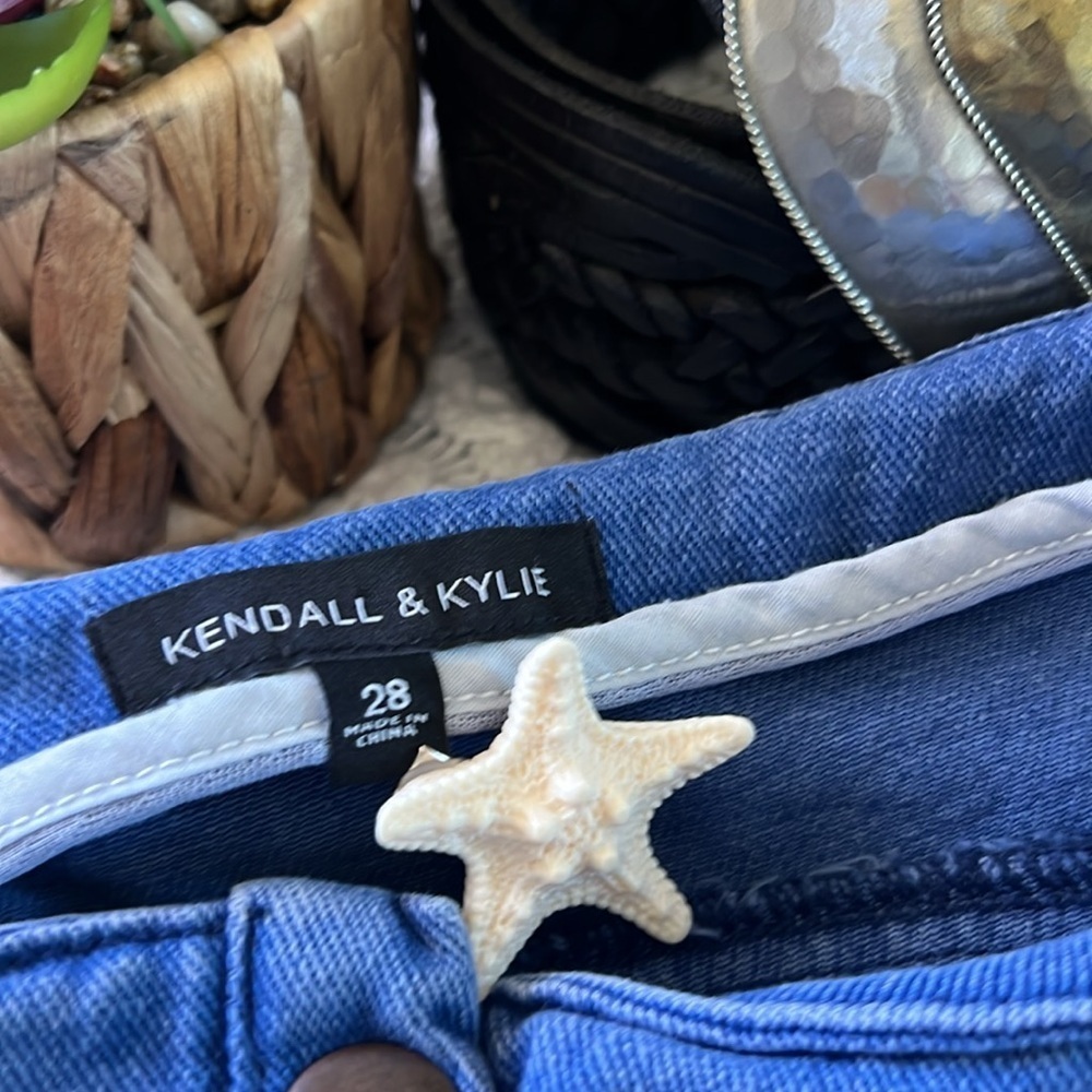 KENDALL & KYLIE Western Denim Mini Skirt with Snap Front | 28 - Picture 4 of 8